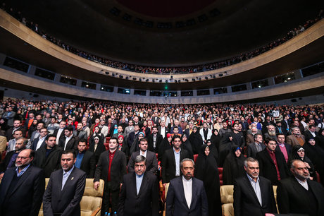 حاشیه‌نگاری اختتامیه‌ی پرملاحظه جشنواره‌ فیلم فجر / «عصبانی نیستم»!